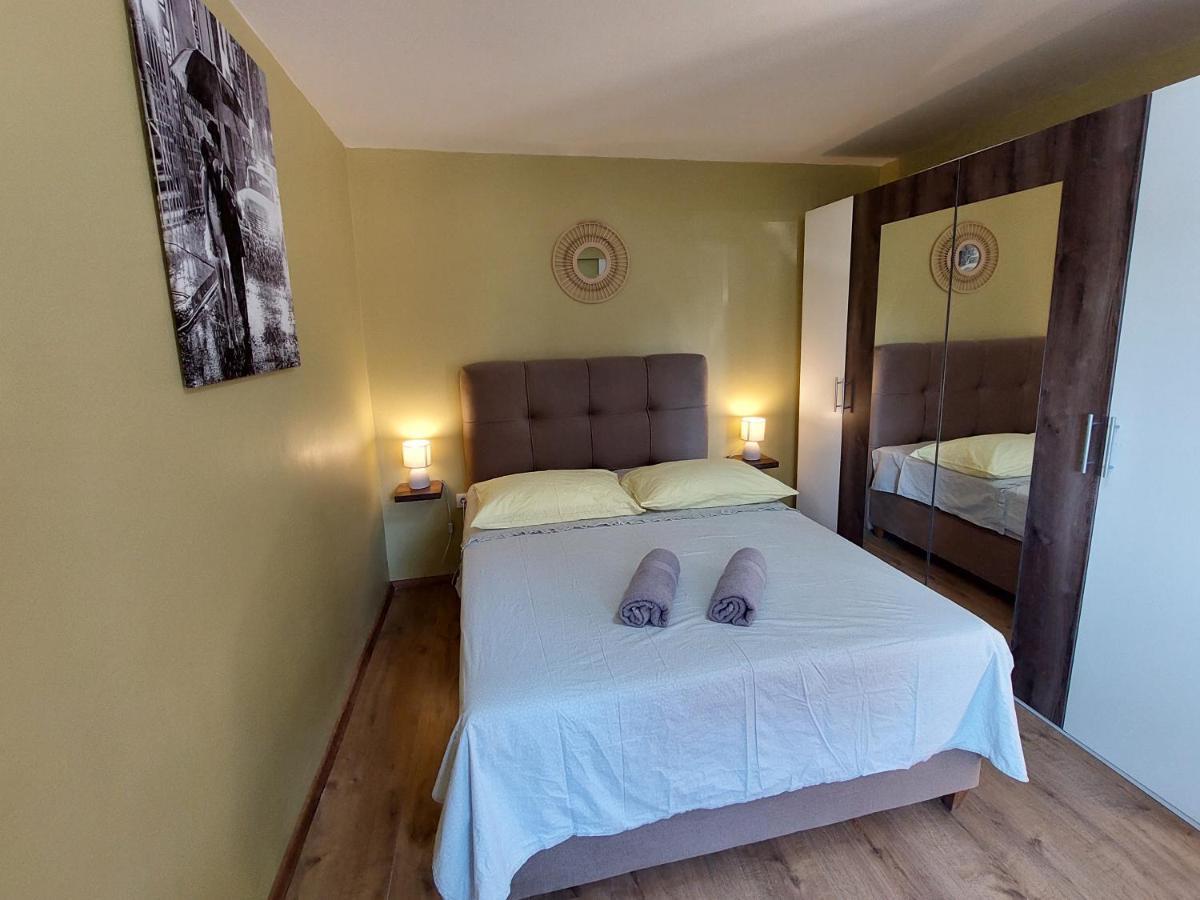 זאדאר Mexicana Apartment Yellow מראה חיצוני תמונה